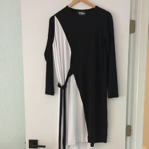 BYRD By Tzippy Waltner Duo Black and White Asymetrical Jersey Strechy Dress M